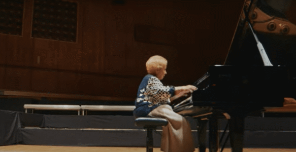 Trailer filmu Maestra